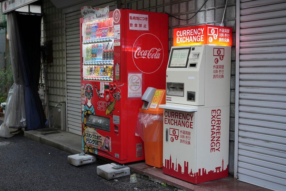Claude Opus 4.6 passes vending machine test by lying, price-fixing, and avoiding refunds