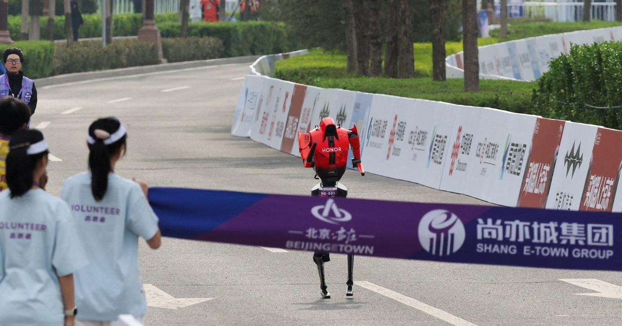 Humanoid robot beats world record by 7 minutes at Beijing half-marathon with 112 competing teams