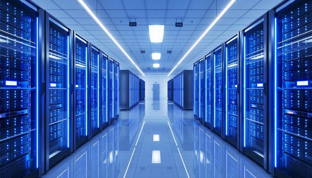 Oracle plans $70B AI infrastructure buildout as investors flee, sending stock down 12%