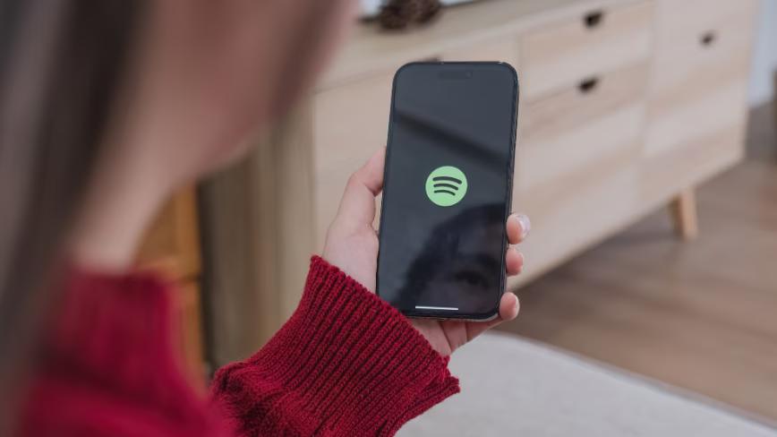 Spotify removed 57,000 fake podcasts selling illegal drugs after congressional pressure