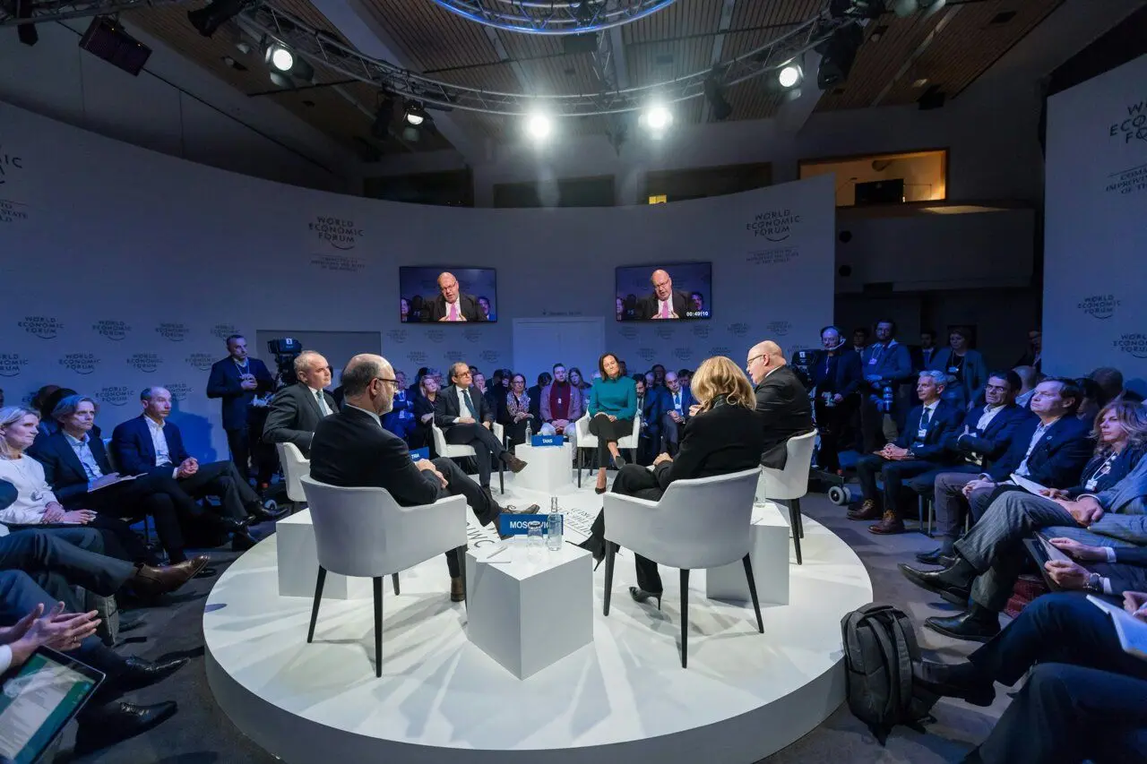 AI impersonation fools public: Generated debate replies outscore real politicians on authenticity