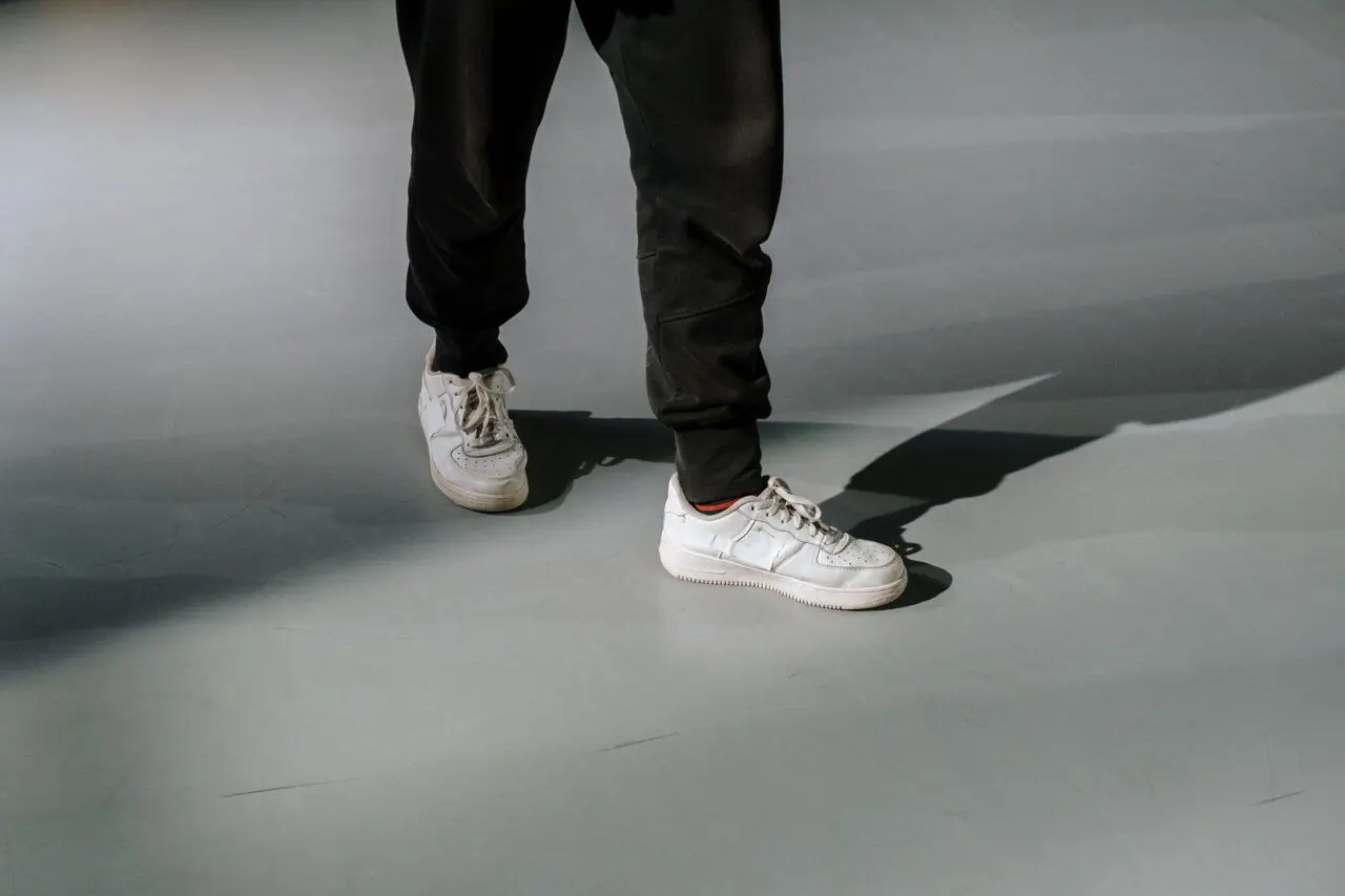 AI system identifies people by how they walk, raising security and privacy questions