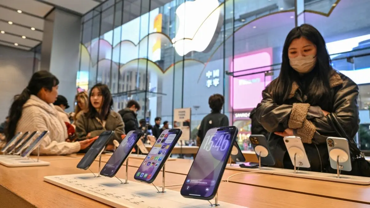 Global memory shortage drives smartphone shipments to 13-year low as AI boom reshapes chip priorities