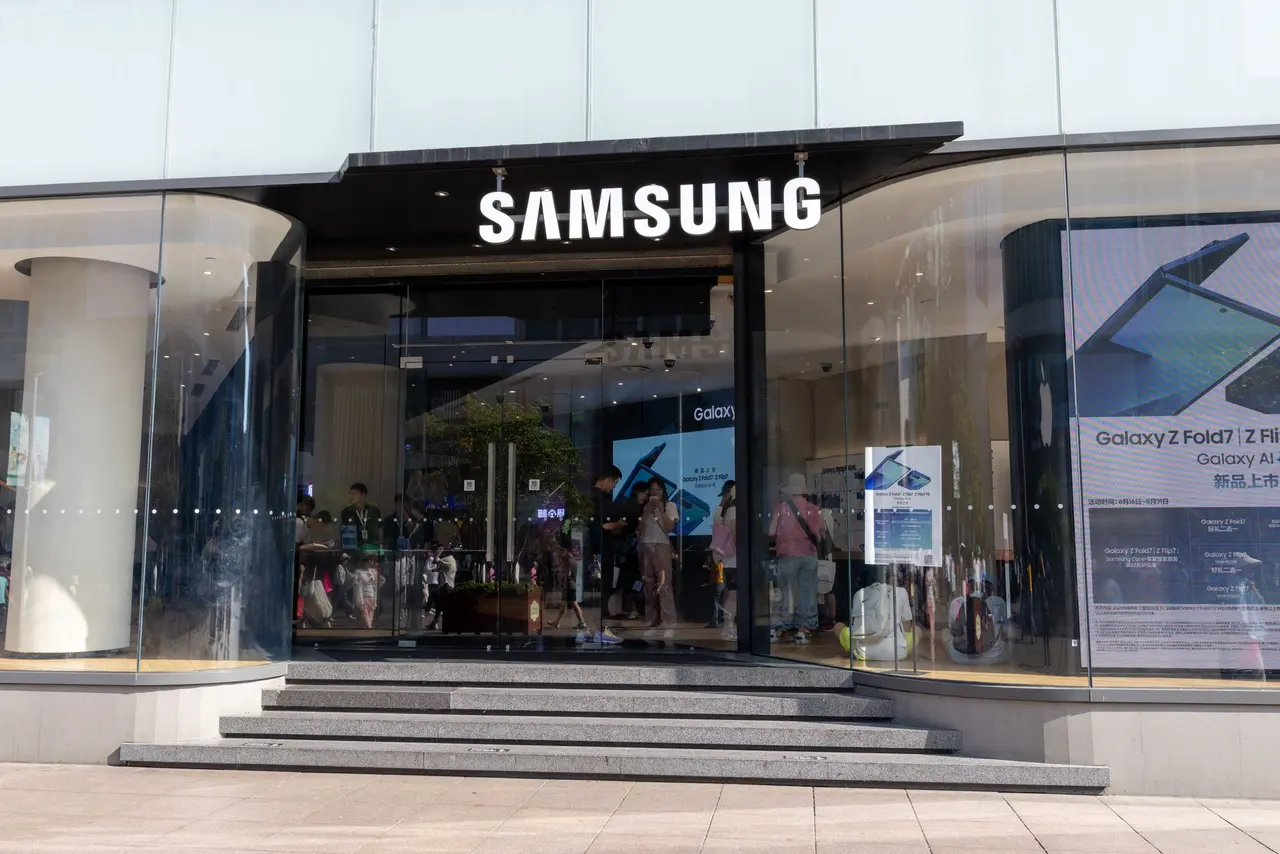 Samsung hits record $62B profit on AI chip demand but warns memory shortage worsens through 2028