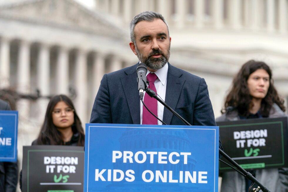 Meta Hit With $567M Fine and Sweeping Child Safeguards in New Mexico Ruling
