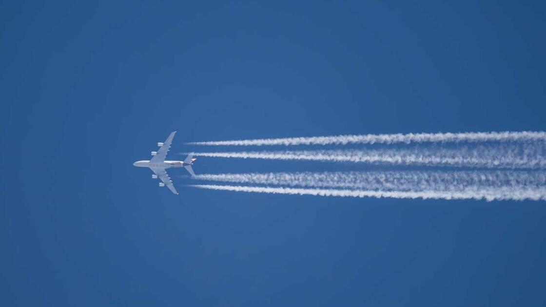 Google AI Cuts Contrail Warming 40% in Cathay Pacific Trial Across Asia-Pacific Routes