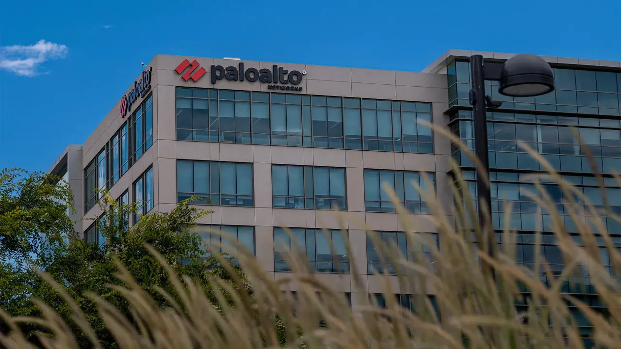 AI Safety Warning Triggers Double-Digit Surge in CrowdStrike and Palo Alto Networks Stock