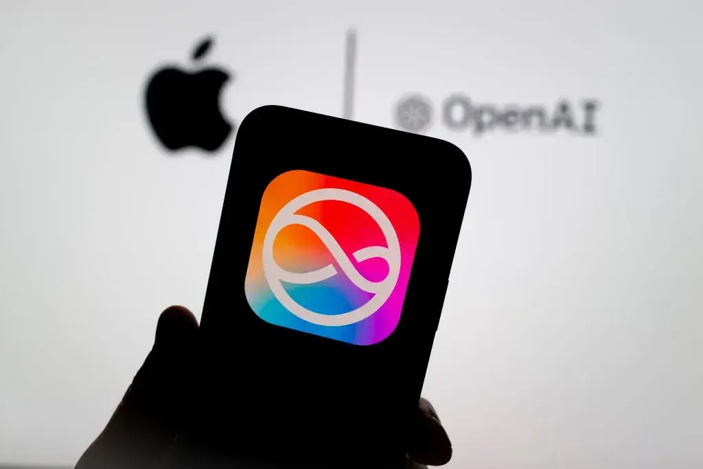 Apple's Siri AI to Support Deep ChatGPT and Claude Integration, Leaked iOS 27 Code Reveals
