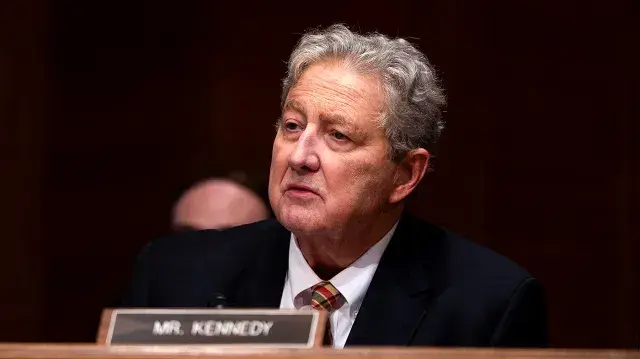 Republican Senators Clash Over Mandatory AI Kill Switch as Safety Warnings Escalate
