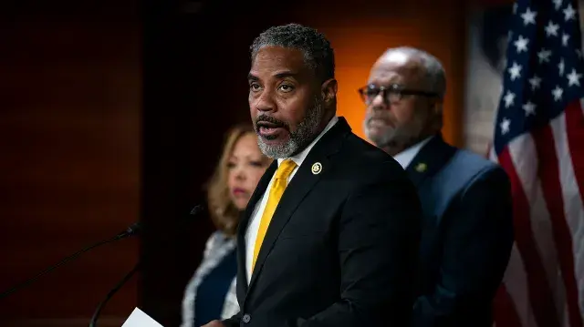 Lawmakers raise alarm over Google's $10M Spirit Airlines data acquisition for AI models