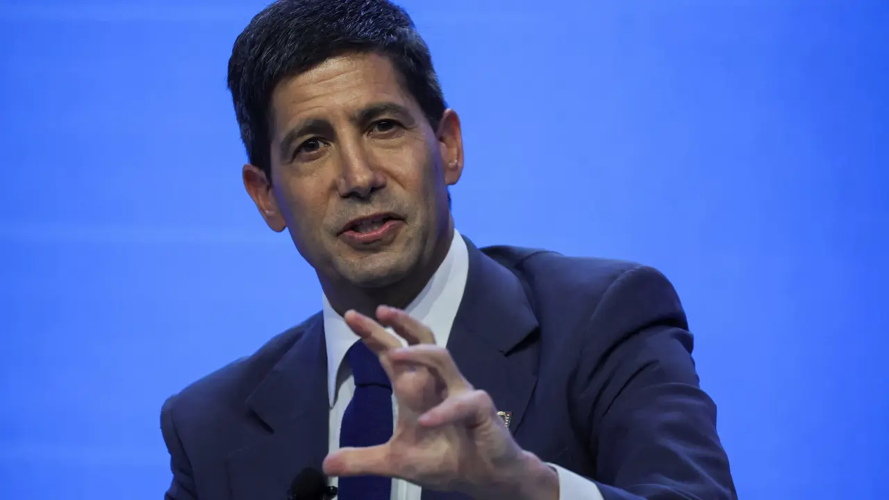 Fed Chair Kevin Warsh: AI Will Transform Economy But Warns of Bumpy Transition at IMF Meetings