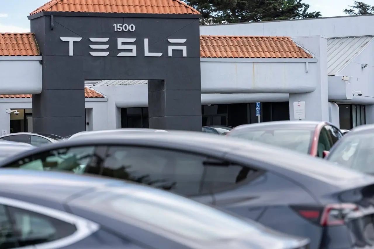 Tesla Slashes AI and Robotics Spending by $5 Billion, Clouding Musk's Autonomous Future