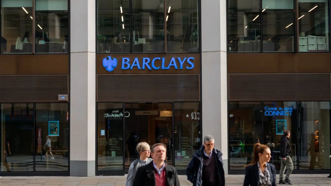 Barclays to Cut 5,000 Jobs as AI Efficiency Drive Reshapes Banking Operations