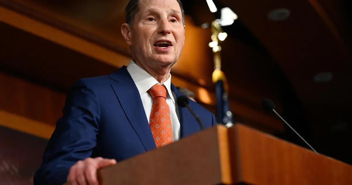 Congress Proposes Safety Net Expansion Amid Rising AI Layoff Fears