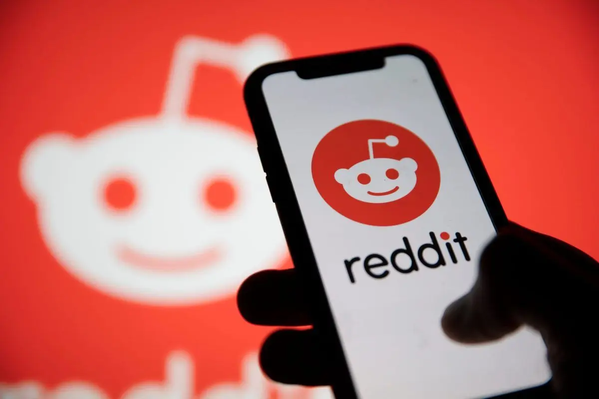 Reddit Moves to Logged-In Experience as AI-Powered Search Engines Slash Traffic by 1M Weekly Referrals